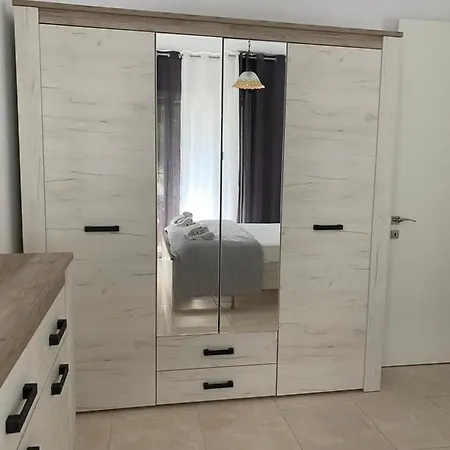 Valamar Nikolla 2 *