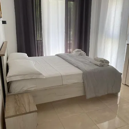 Valamar Nikolla 2 * Hamallaj