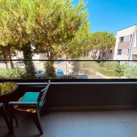 Valamar Nikolla 2 * Hamallaj